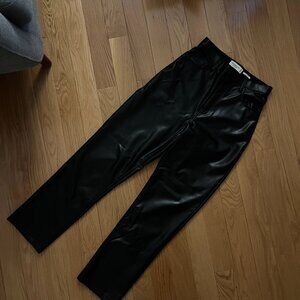 (NEVER WORN) Abercrombie Vegan Leather 90s Relaxed Pant (Curve Love)